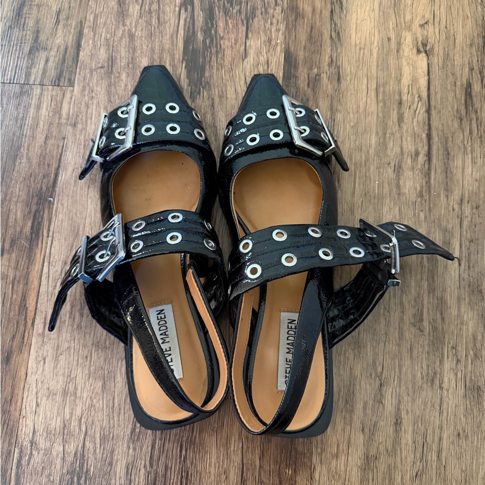 Steve Madden Black Patent Pointed-Toe Slingback Flats with Grommet Buckles